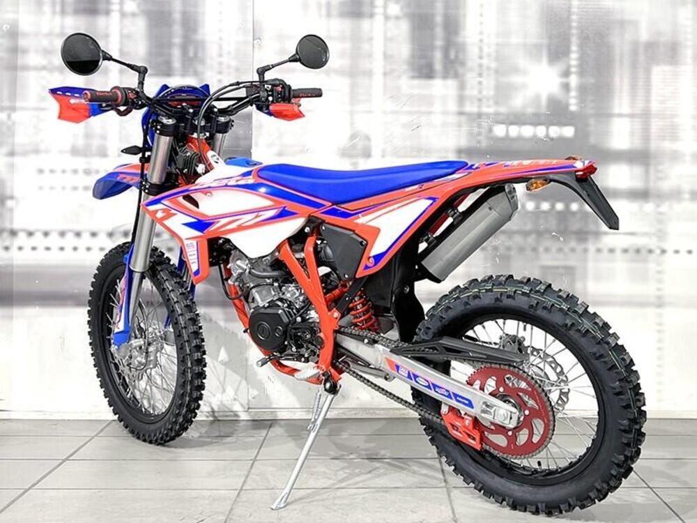 Betamotor RR 125 4T Enduro R (2024 - 25) (2)