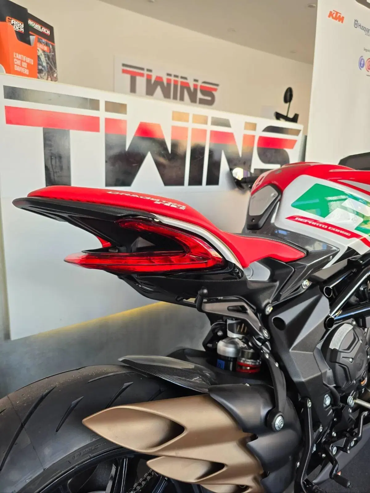 MV Agusta Dragster 800 RC SCS (2022 - 25) (9)