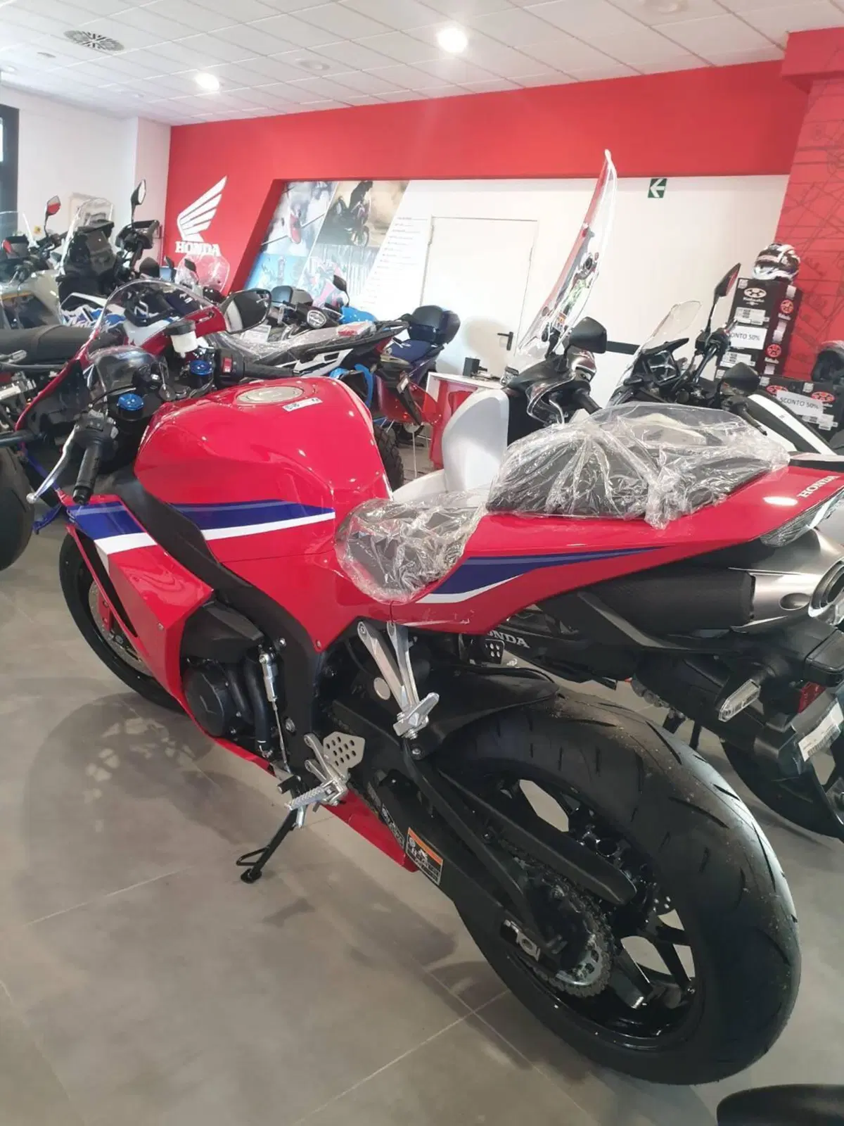 Honda CBR 600 RR (2024 - 26) (3)