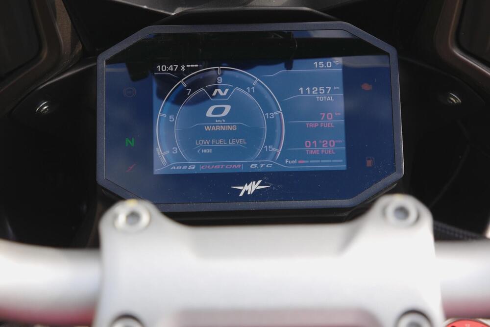MV Agusta Turismo Veloce 800 Lusso SCS (2021 - 25) (5)