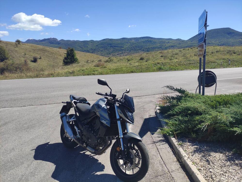 Honda CB 750 Hornet (2023 - 24) (2)