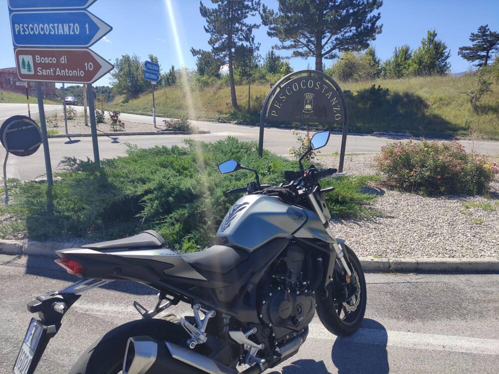 Honda CB 750 Hornet (2023 - 24) (3)