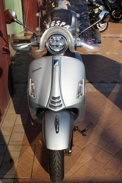 Vespa GTS 300 Hpe (2021 - 22) (3)