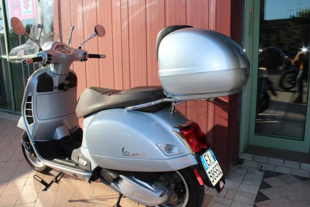 Vespa GTS 300 Hpe (2021 - 22) (4)