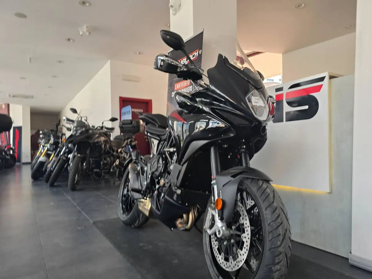 MV Agusta Turismo Veloce 800 R (2023 - 26) (2)