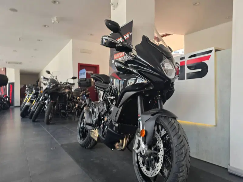 MV Agusta Turismo Veloce 800 R (2023 - 26) (2)