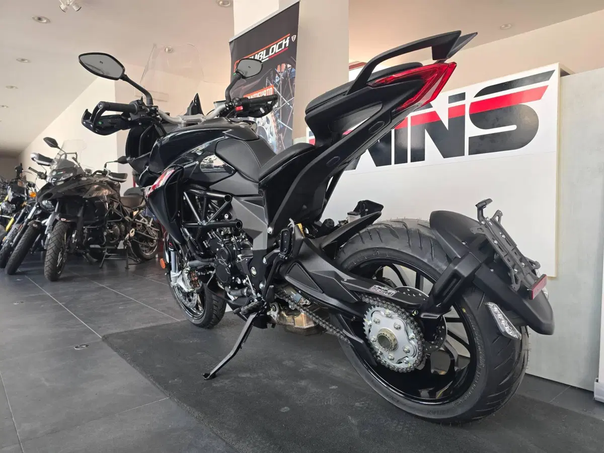 MV Agusta Turismo Veloce 800 R (2023 - 26) (6)