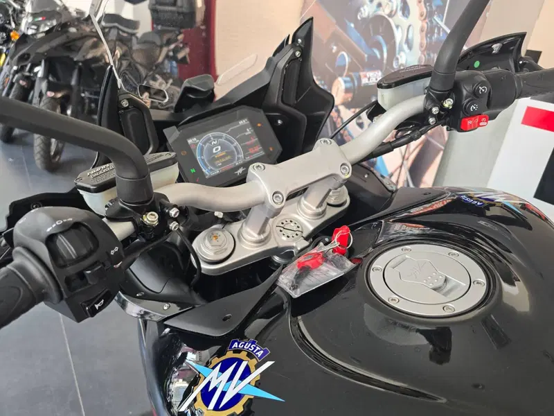 MV Agusta Turismo Veloce 800 R (2023 - 26) (11)