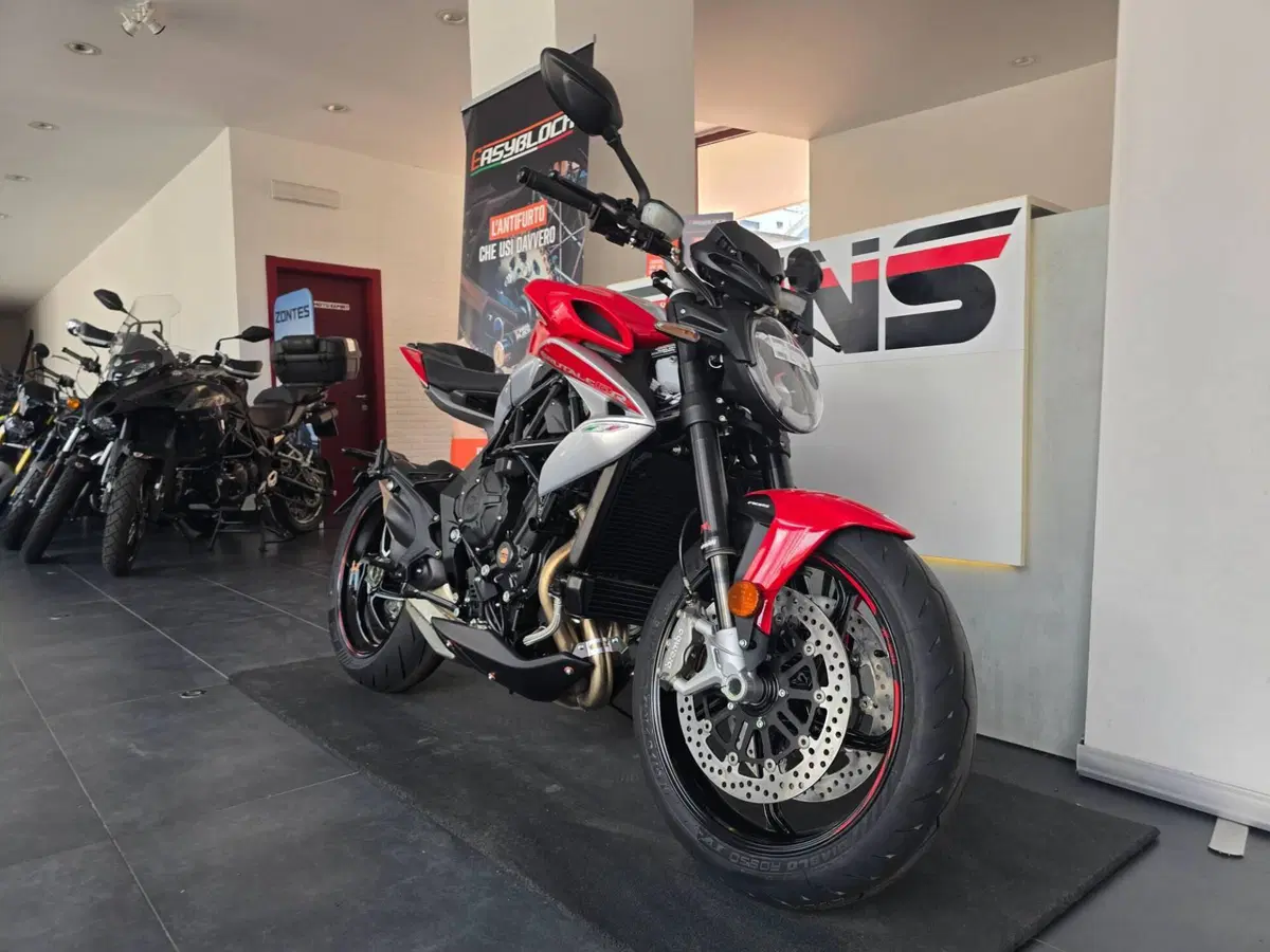 MV Agusta Brutale 801 RR Ottantesimo (2025 - 26) (2)