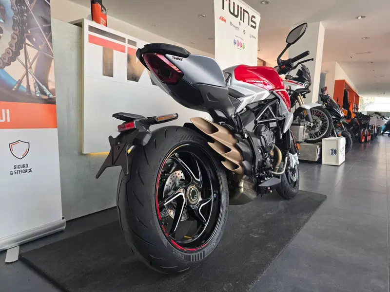 MV Agusta Brutale 801 RR Ottantesimo (2025 - 26) (8)