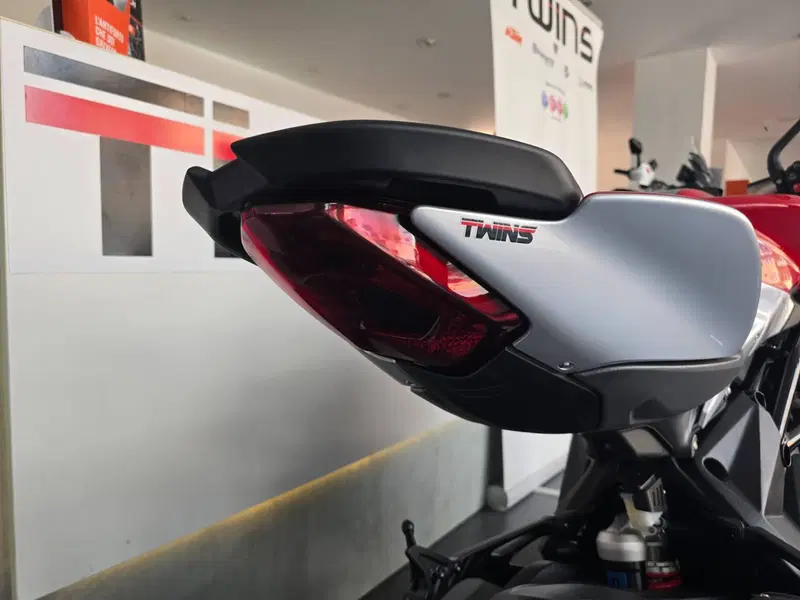 MV Agusta Brutale 801 RR Ottantesimo (2025 - 26) (9)