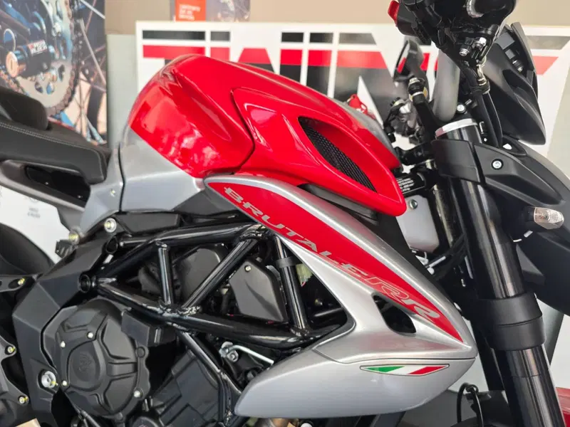 MV Agusta Brutale 801 RR Ottantesimo (2025 - 26) (11)