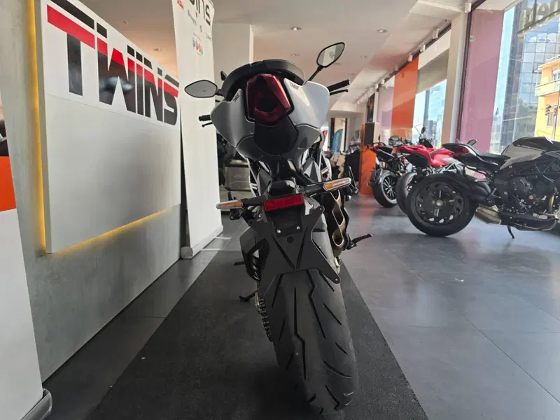 MV Agusta Brutale 801 RR Ottantesimo (2025 - 26) (12)
