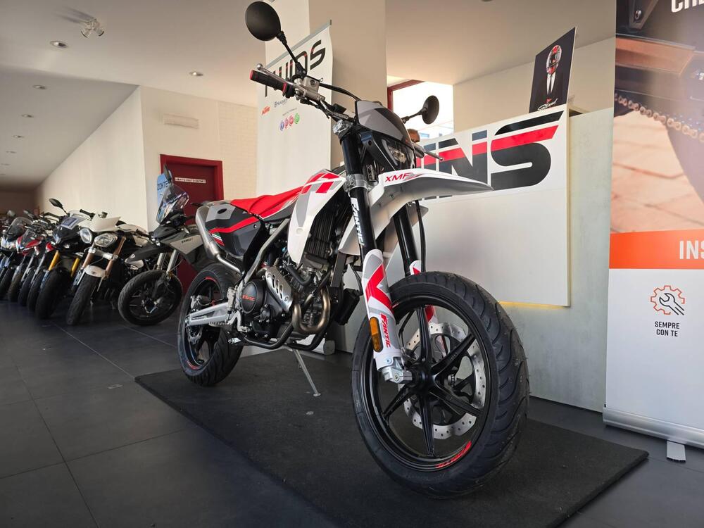 Fantic Motor Motard 125 Performance 4t (2020) (2)