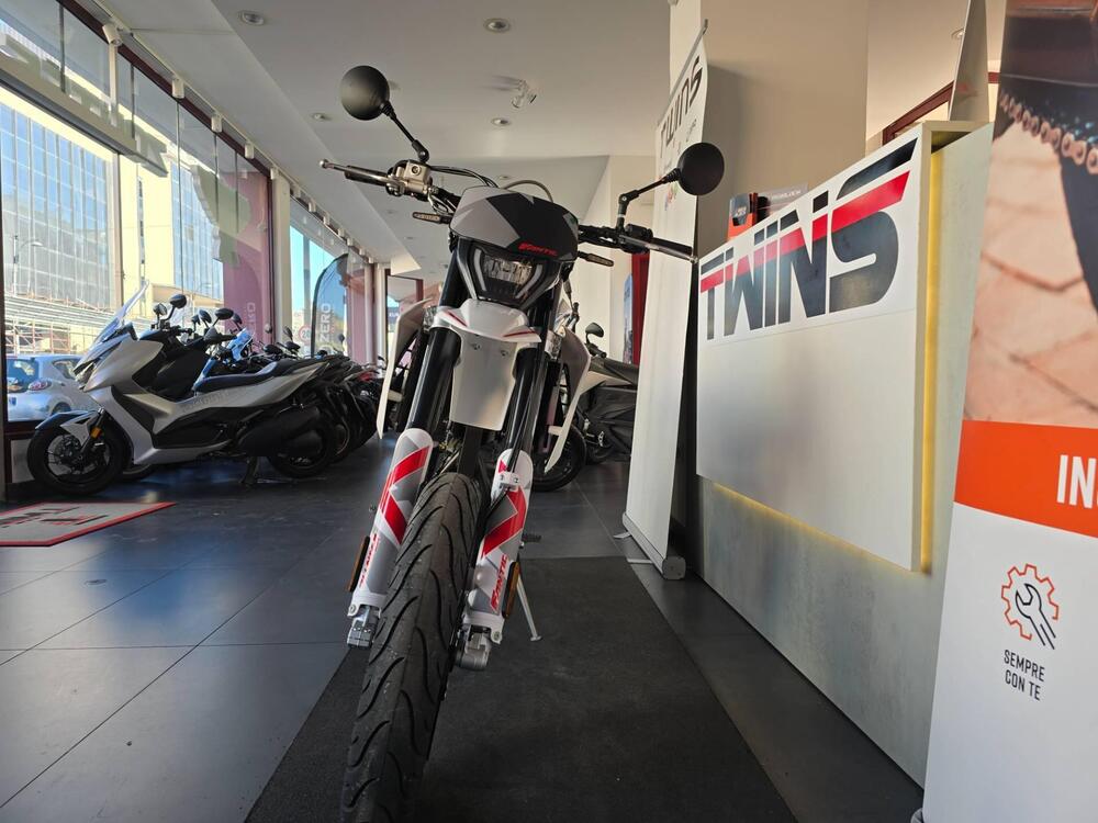 Fantic Motor Motard 125 Performance 4t (2020) (3)