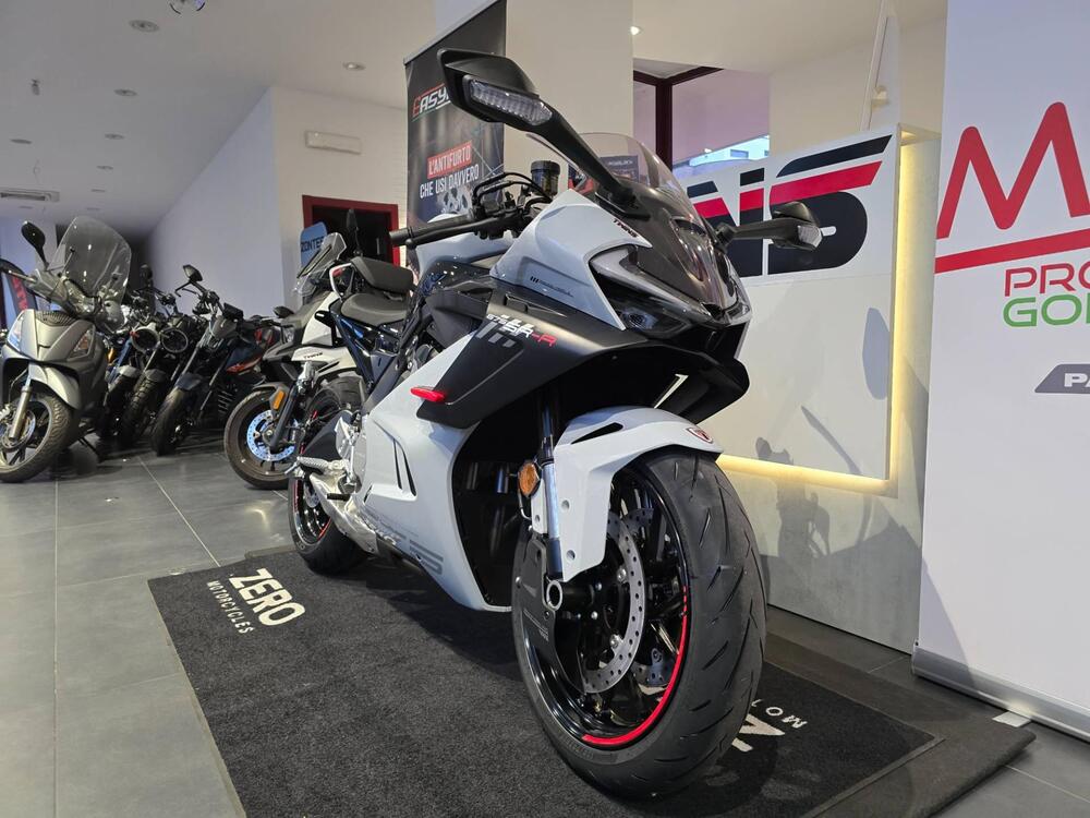 CFMOTO 675SR-R (2025) (2)