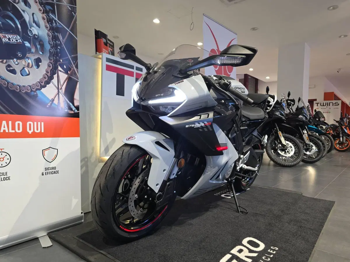 CFMOTO 675SR-R (2025 - 26) (4)