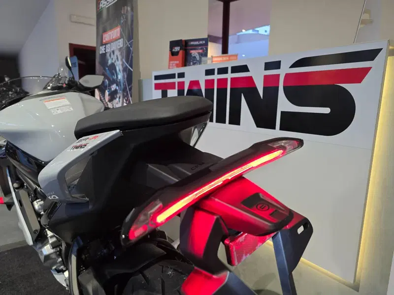 CFMOTO 675SR-R (2025 - 26) (9)