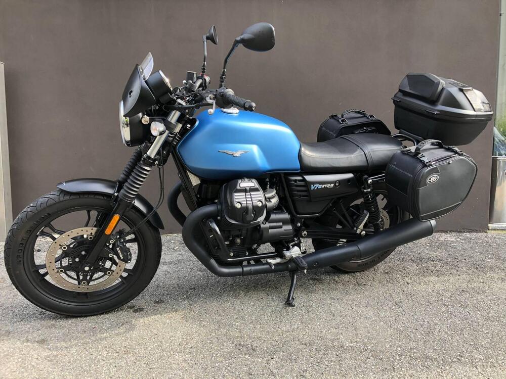 Moto Guzzi V7 III Stone (2017 - 20) (5)