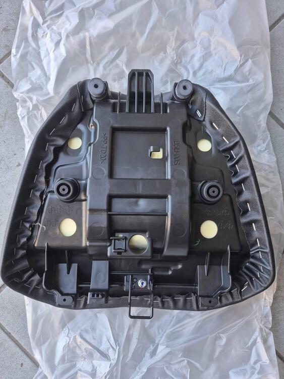 SELLA MONOPOSTO NUOVA YAMAHA MT-09 TRACER 2022 (5)