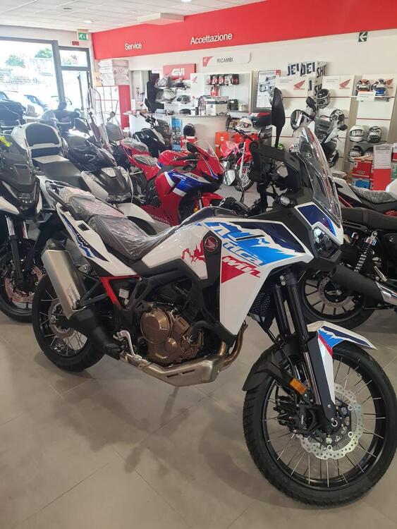 Honda Africa Twin CRF 1100L ES (2024 - 25) (4)