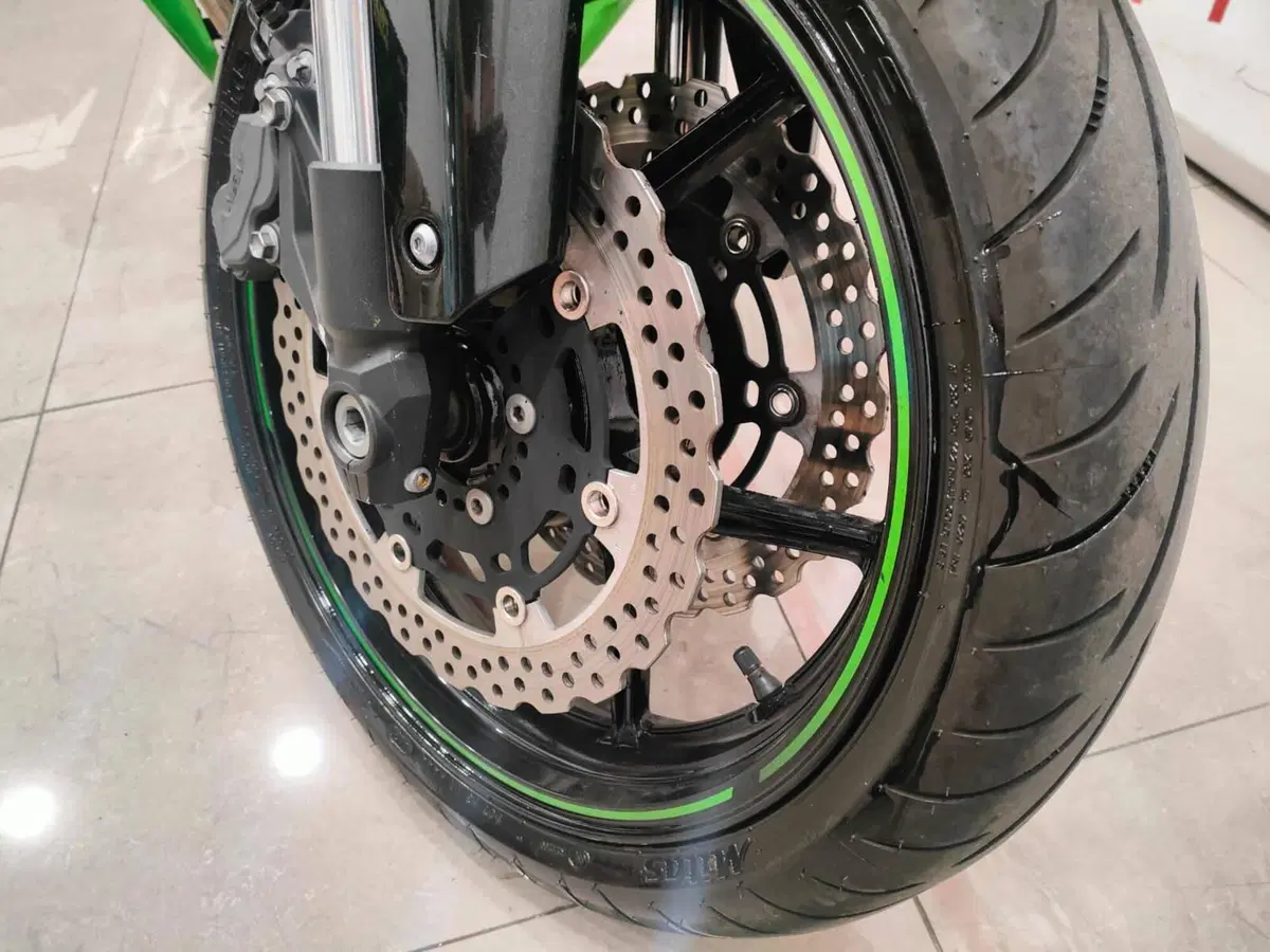 Kawasaki Z 800 ABS (2012 - 16) (8)