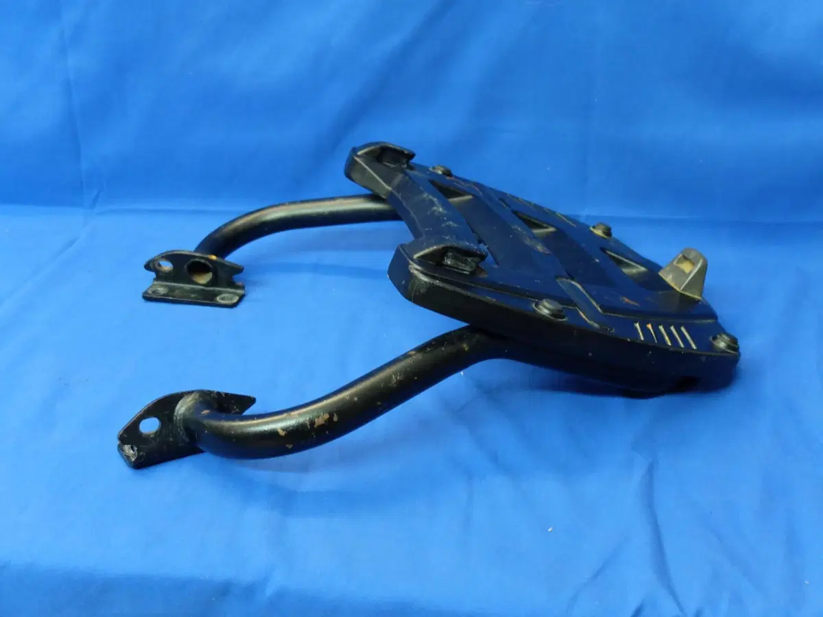 PORTAPACCHI HONDA VFR 800 98/02 CON PIASTRA GIVI (2)