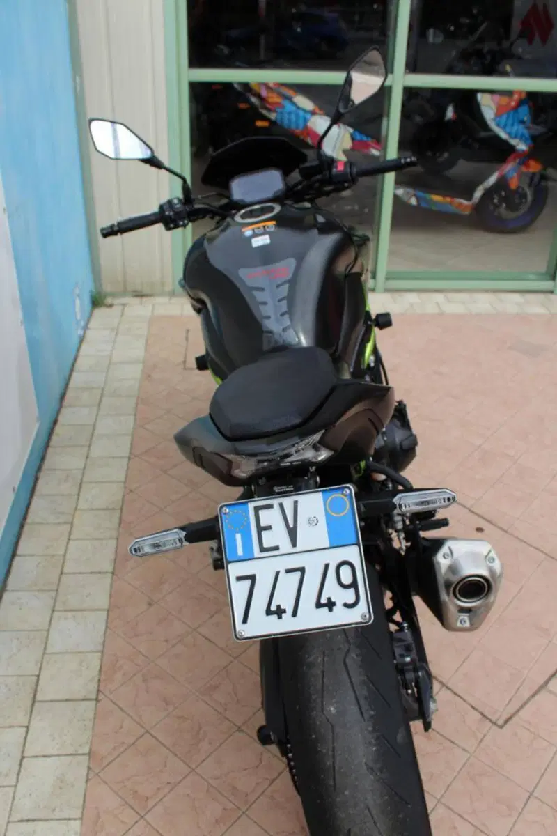 Kawasaki Z 900 (2021 - 24) (7)