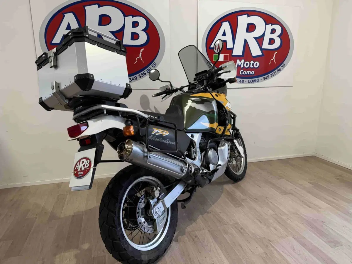 Honda Africa Twin XRV 750 (1996 - 02) (7)