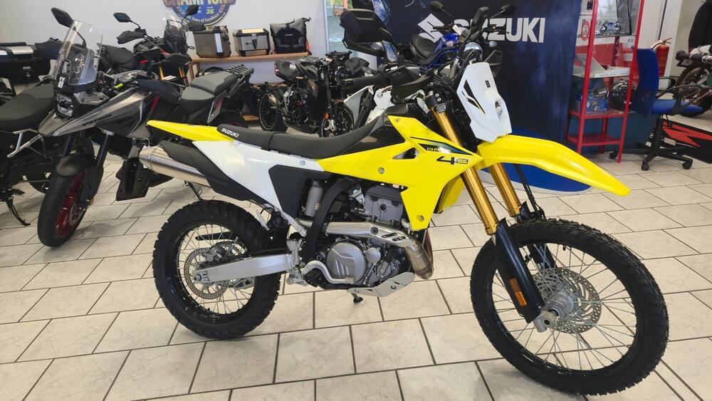 Suzuki DR-Z4S (2025)