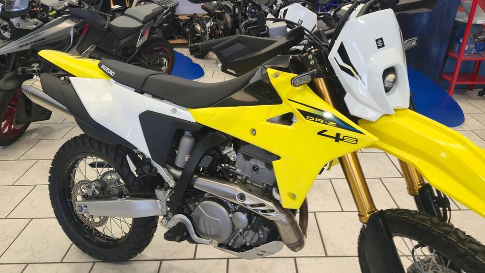 Suzuki DR-Z4S (2025) (2)
