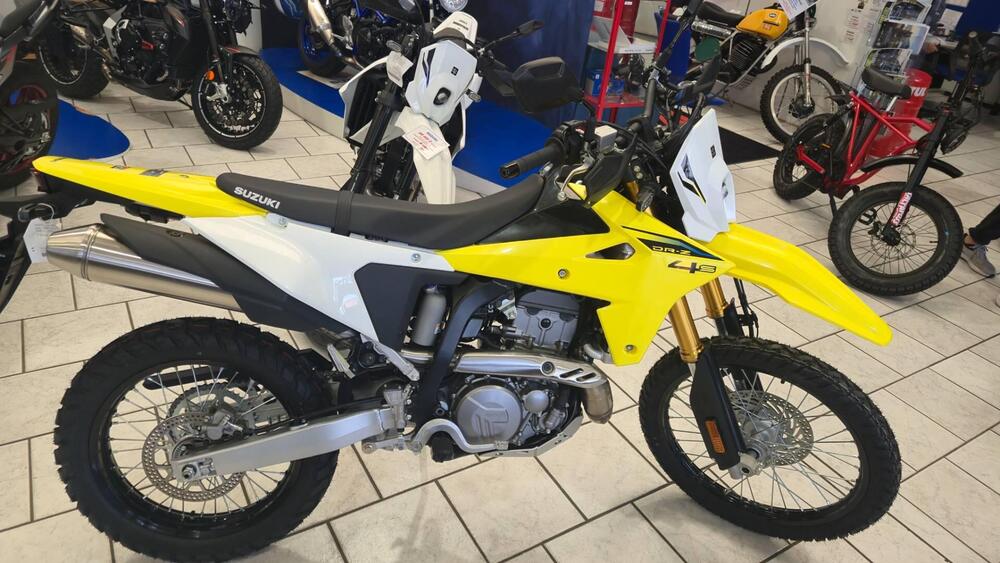 Suzuki DR-Z4S (2025) (3)