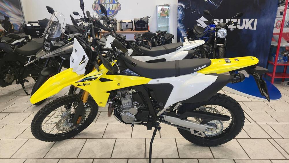 Suzuki DR-Z4S (2025) (4)