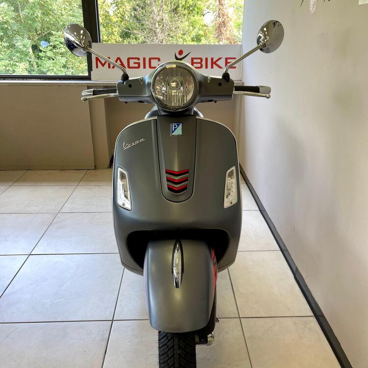 Vespa GTS 300 Super (2017 - 18) (4)