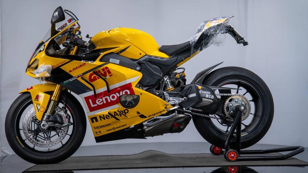 Ducati Panigale V4 Bagnaia 2022 World Champion Replica (2023) (2)