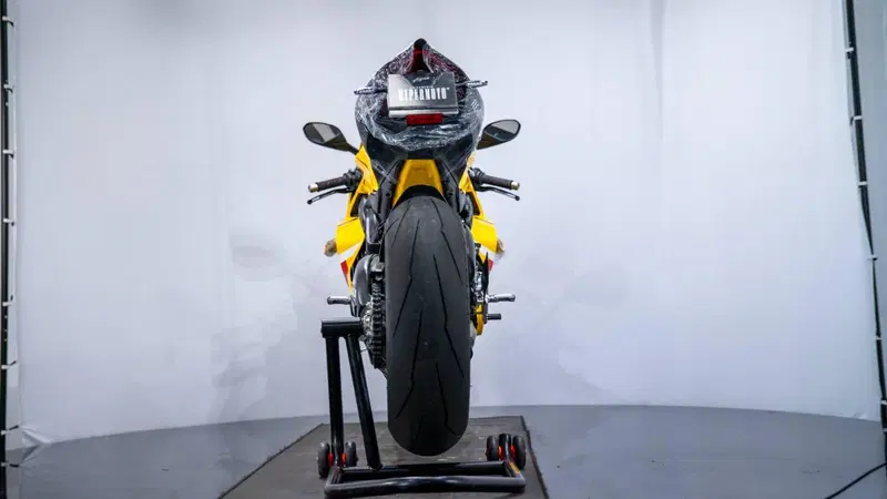 Ducati Panigale V4 Bagnaia 2022 World Champion Replica (2023) (8)