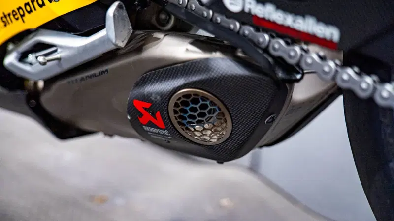 Ducati Panigale V4 Bagnaia 2022 World Champion Replica (2023) (14)