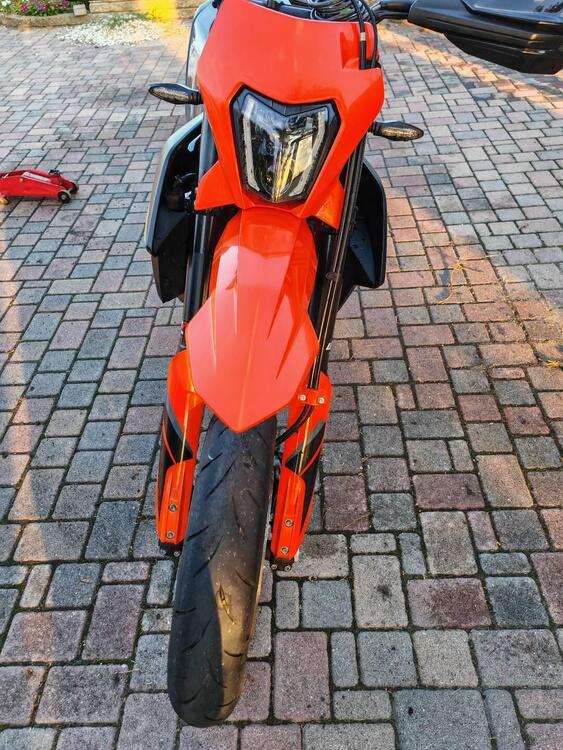 KTM 690 SMC R (2021 - 22) (2)