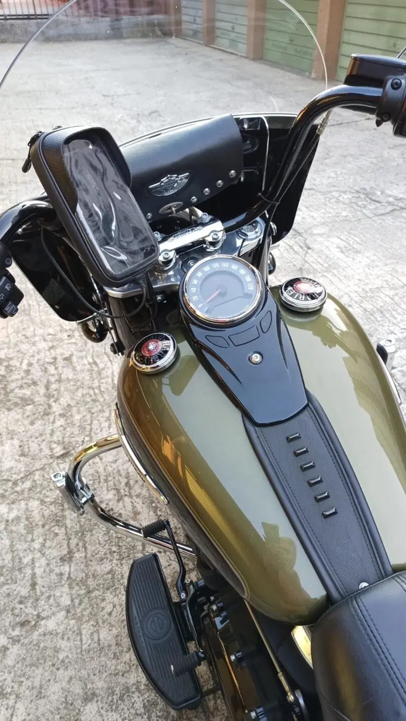 Harley-Davidson 114 Heritage Classic (2018 - 20) - FLHCS (7)