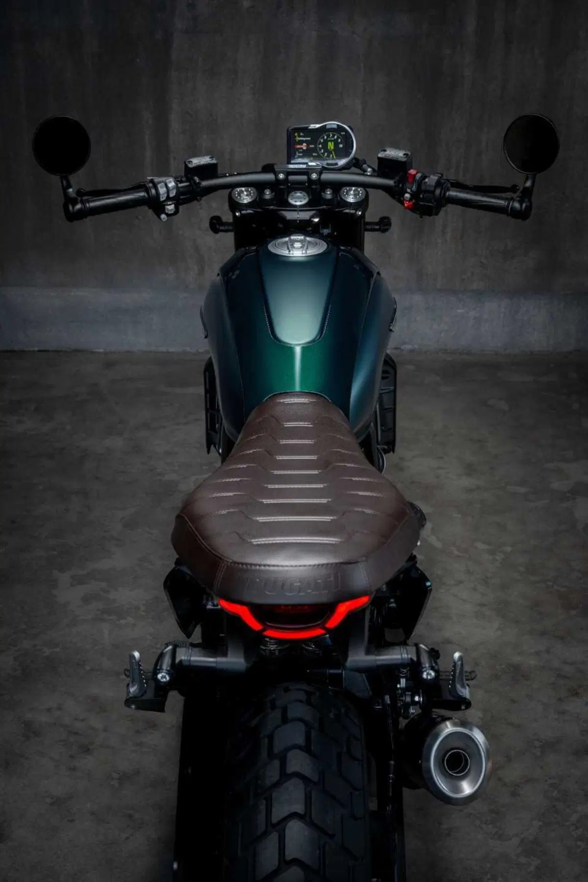 Scrambler Nightshift si veste di verde: arriva la livrea Emerald Green per il 2026 (8)