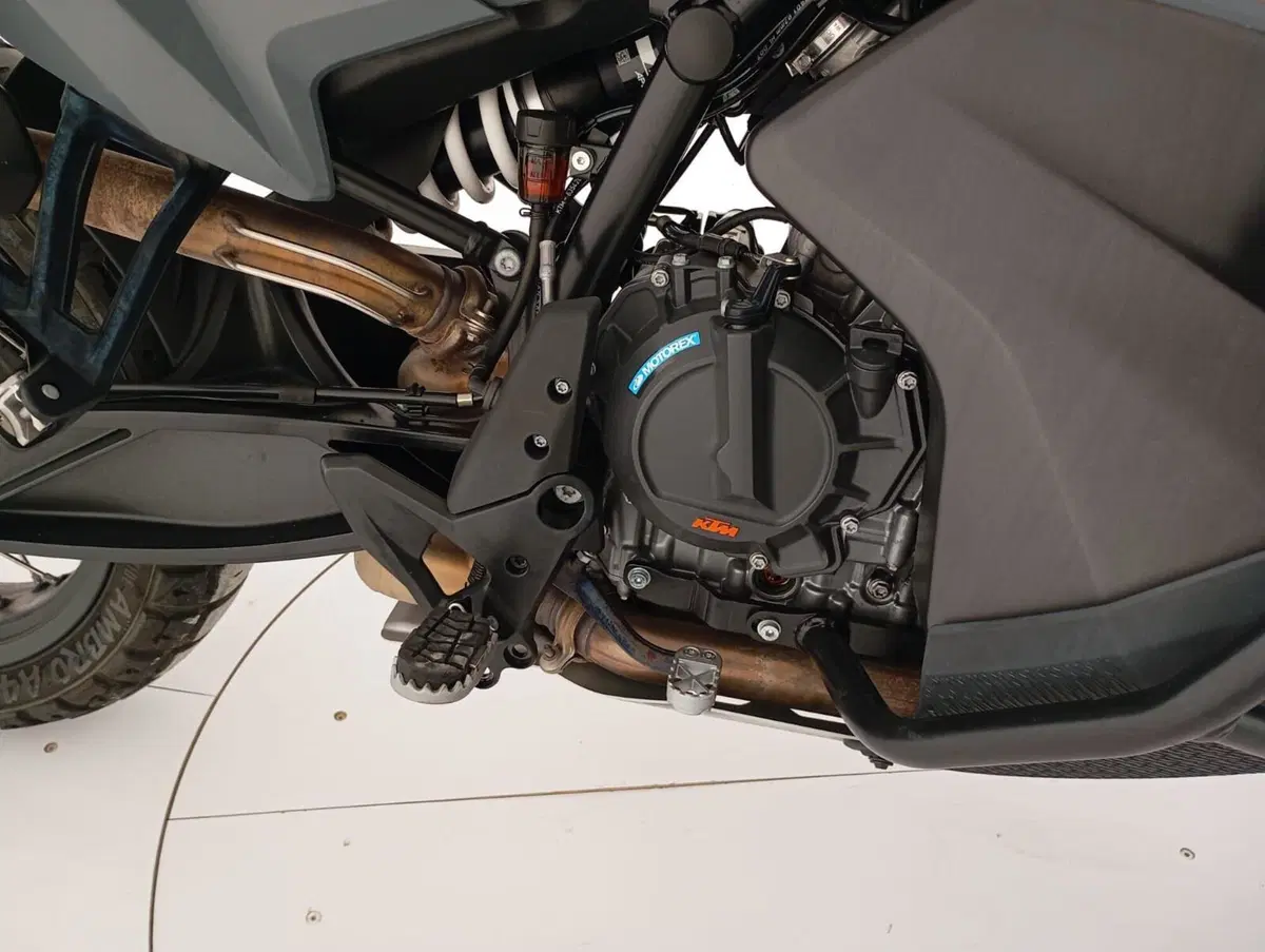 KTM 890 Adventure L (2021) (6)