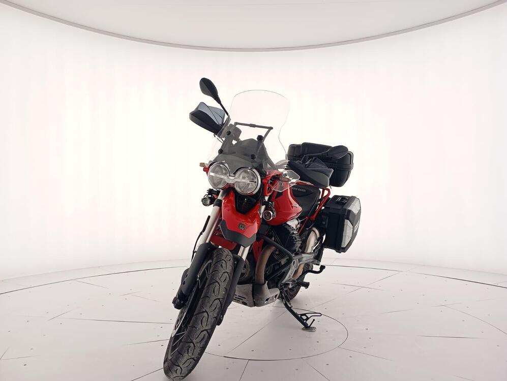 Moto Guzzi V85 TT Evocative Graphics (2021 - 23) (2)
