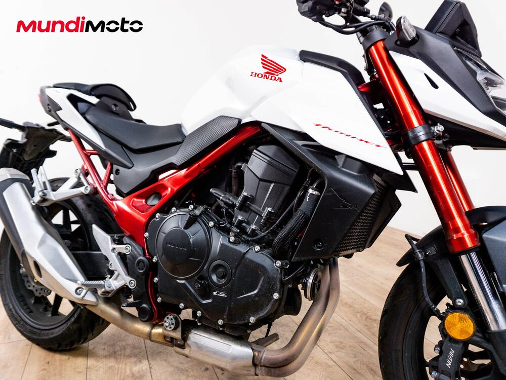 Honda CB 750 Hornet (2025) (5)