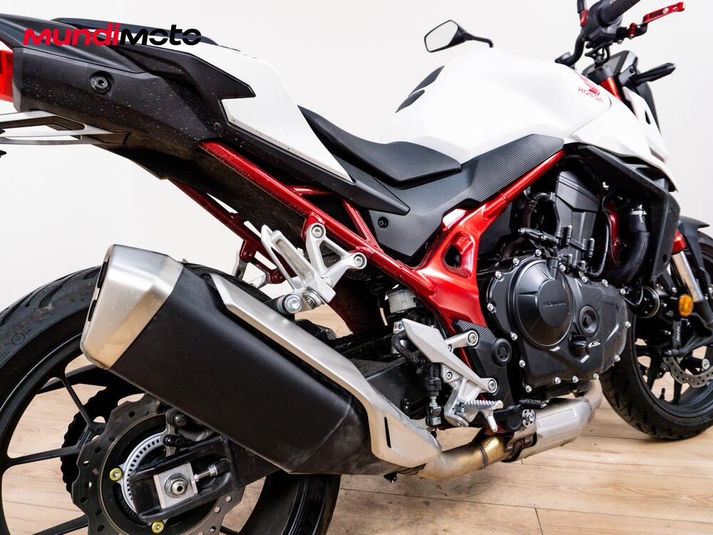 Honda CB 750 Hornet (2025) (4)