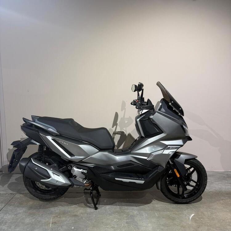 Sym ADX 300 (2024 - 25) (2)