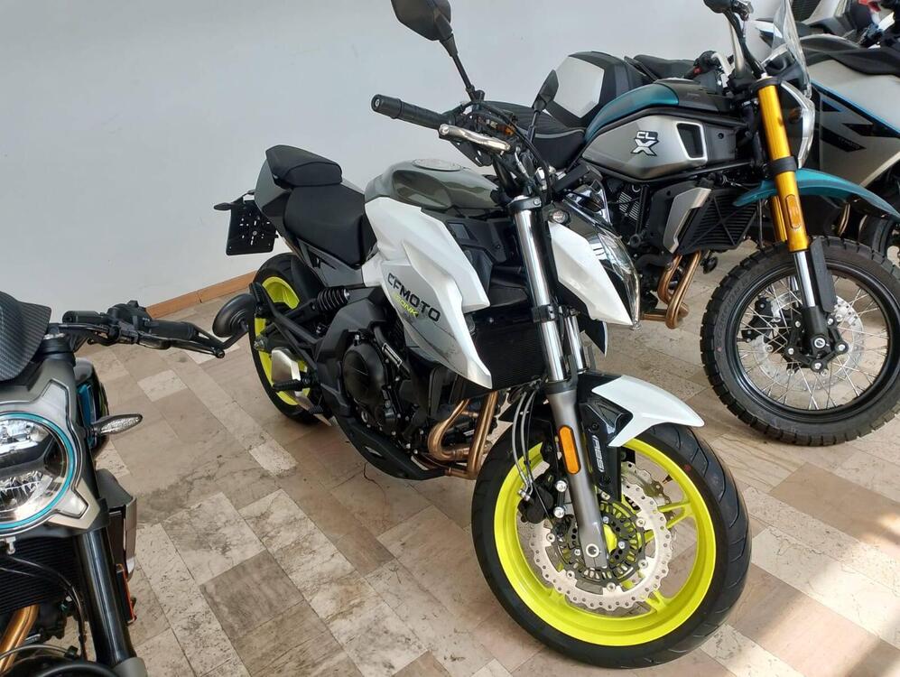 CFMOTO 650NK (2021 - 24) (4)