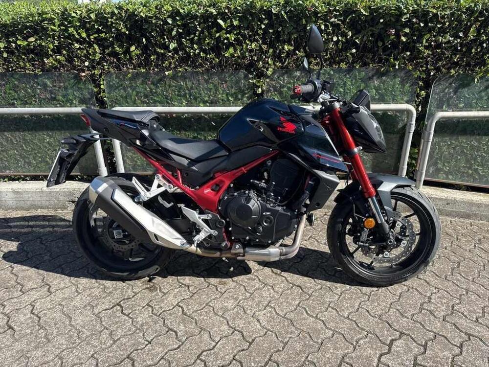 Honda CB 750 Hornet (2023 - 24) (3)