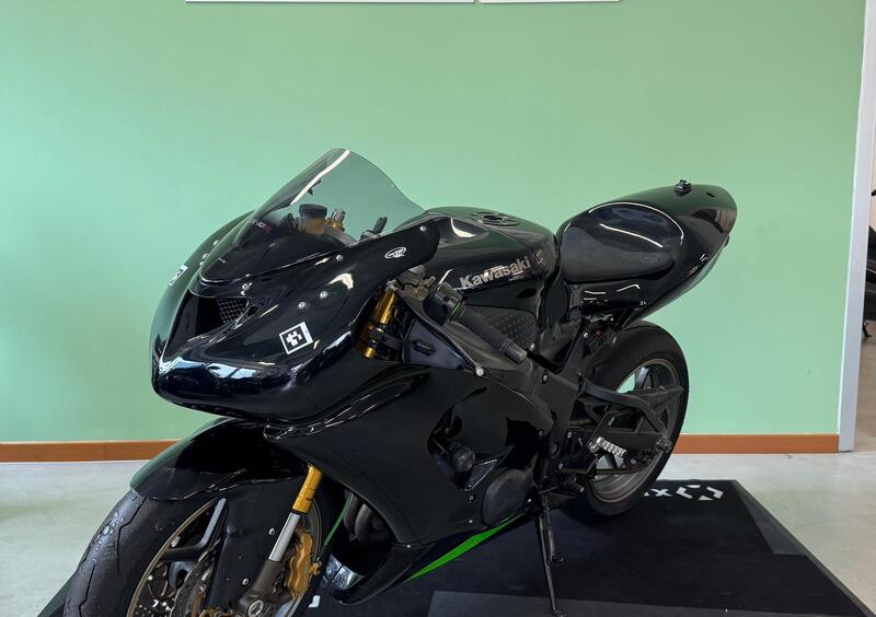 Vendo Kawasaki Ninja 636 ZX-6R (2005 - 06) usata a Trebaseleghe