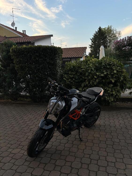 KTM 125 Duke (2021 - 23) (2)