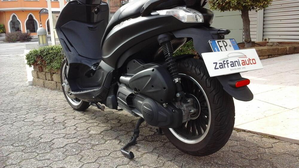 Piaggio Beverly 300 i.e. Police ABS-ASR (2017 - 20) (3)